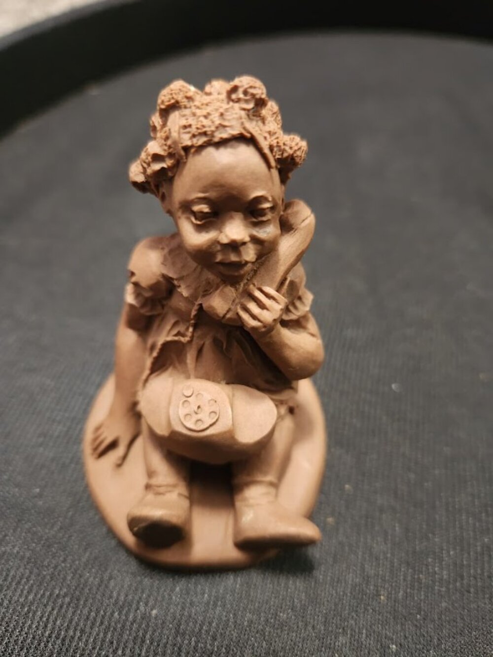 "Little Girl on the Telephone" from the 1991 TnT folk art series.